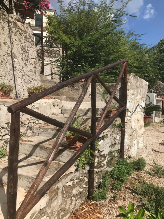 Le Due Porte Майори Екстериор снимка